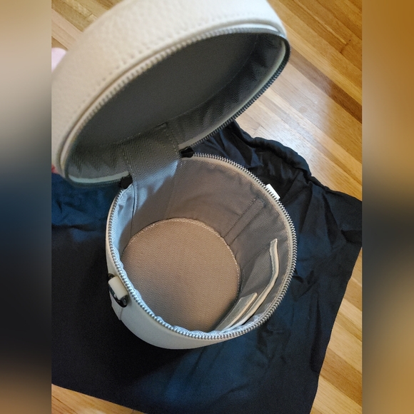 BOLVAINT Mireille cream leather bucket bag - Picture 4 of 5